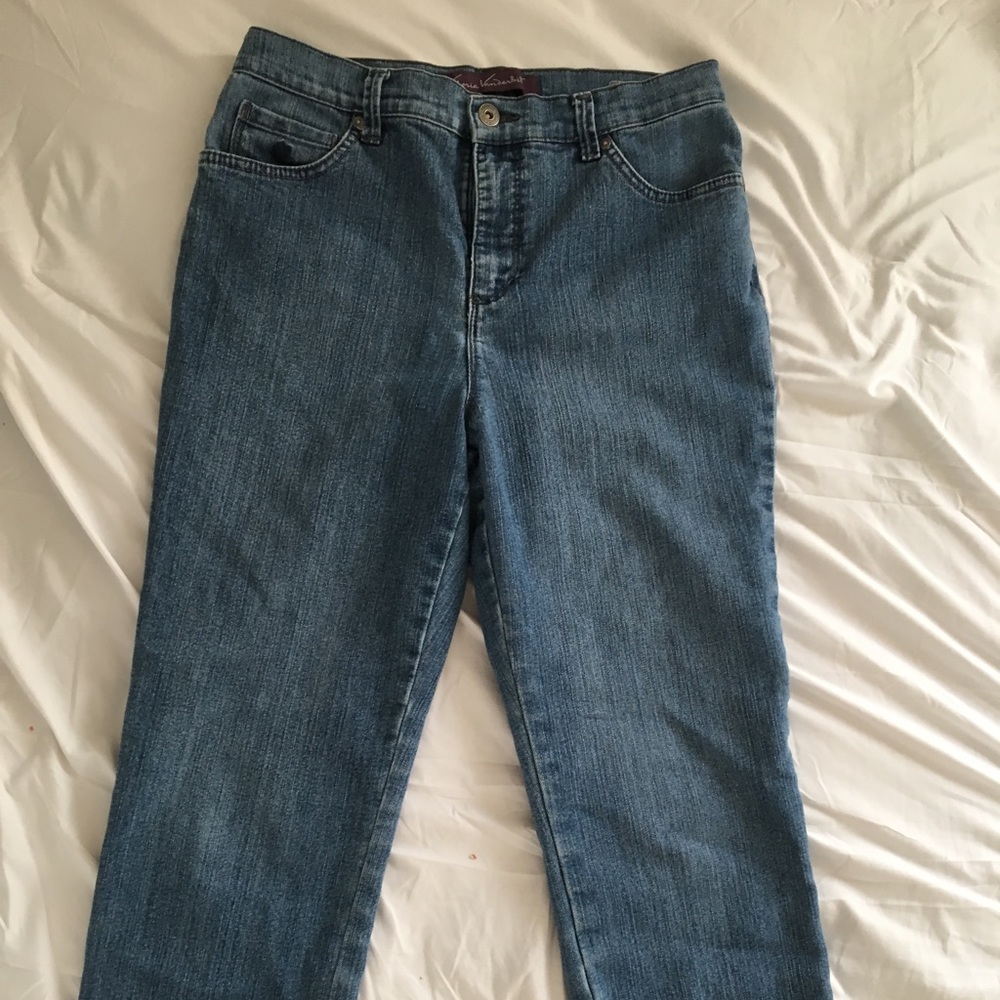 Gloria Vanderbilt mom jeans